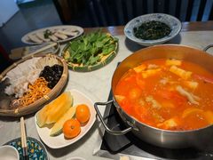 -尚尚仙·酸汤猪手·猪肚鸡火锅(华联万柳购物中心店)
