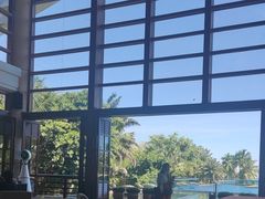-亚龙湾喜来登·美景台大堂吧