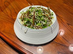 豆皮拌萝卜苗-聚缘堂·海鲜私房菜(松岭路店)