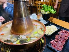 -果松木炭酸菜铜火锅·外婆参鸡汤