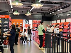 -百年港湾奥特莱斯(香炉礁店)