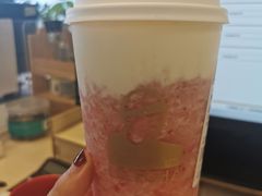 草莓桃子酪酪-LELECHA乐乐茶(美罗城店)