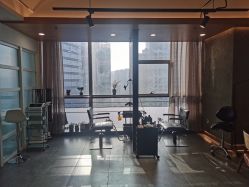 -C-18 SALON