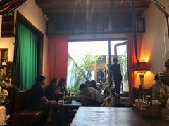 -Cuc Gach Quan Restaurant