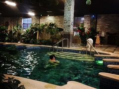 -泉城欧乐堡戏水湾艺术养生温泉