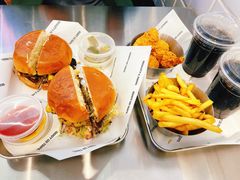 -TRIPS BURGER(大钟寺店)
