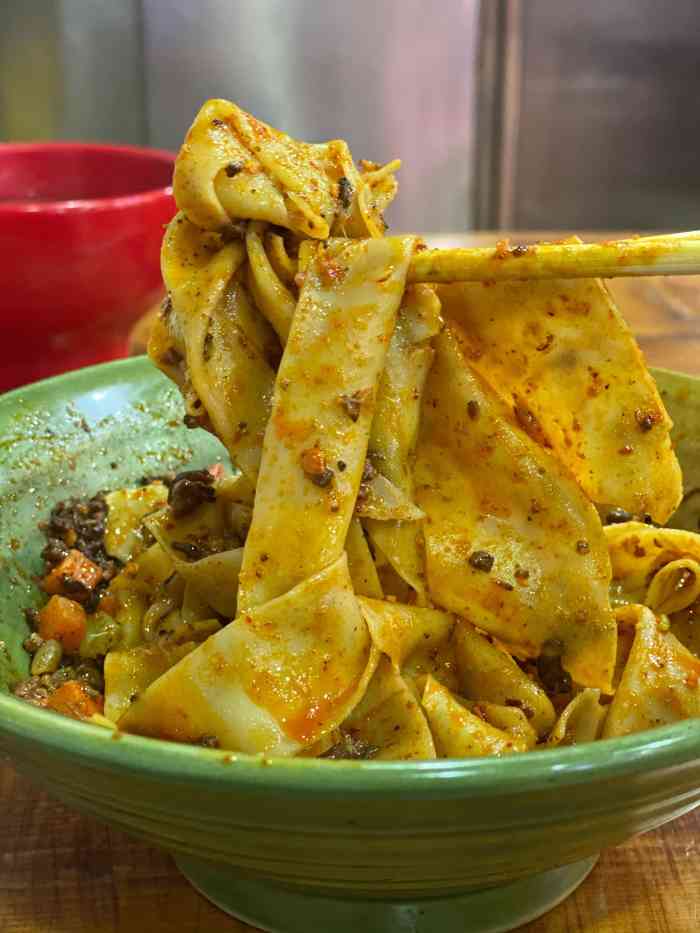 乡党臊子面(龙湖店)-"龙湖 一层里面的街面上 今天吃了10碗.