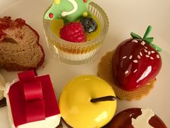 -怡咖啡海鲜自助餐厅(浦东香格里拉店)