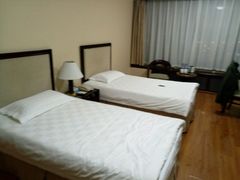 -燕山大酒店