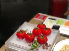 番茄脆菇沙拉-小大董·烤鸭(凤凰汇店)