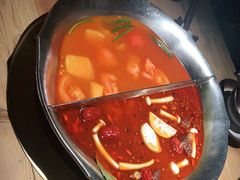 -湊湊火锅·茶憩(杭州湖滨银泰in77店)