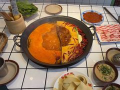 -巴卤社老火锅(财富店)