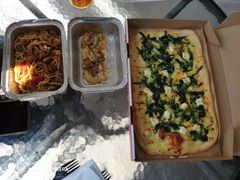 -必胜客(宝杨路宅急送店)