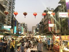 -六合夜市
