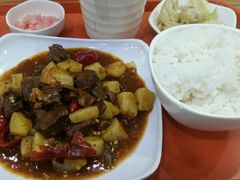 红烧牛肉套饭-乡村鸡杂米线(汉渝路店)
