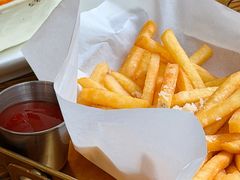 -玛格萝妮比萨屋(四平店)