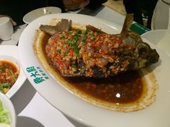 香煎大鲫鱼-费大厨辣椒炒肉(高铁吾悦广场店)
