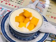 招牌双皮奶任意配-广信牛奶甜品世家(台东店)