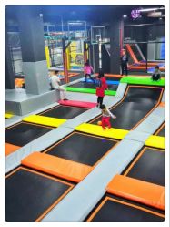 -蹦贝运动中心·蹦床·攀岩·闯关(龙岗店)