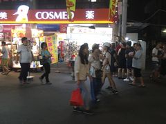-六合夜市