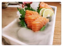 厚厚的三文鱼刺身（9002）-诚·鳗屋(星摩尔店)