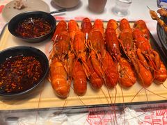 -肥肥虾庄·金牌油焖大虾(汉街SKP店)