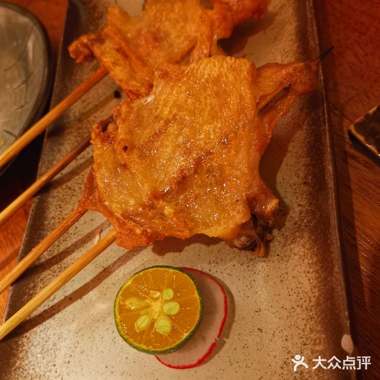 周末太火爆，根本都没有位置。装修很日系风，环境不错