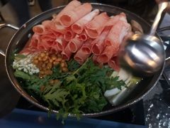 部队锅-MI WU FACTORY米屋美食工厂餐厅(绿地店)