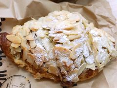 杏仁羊角-麦田工坊(月湖店)