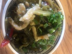 酸菜肉丝面-霸道川面馆(张江店)