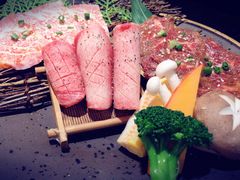 -山川小町·极番烧肉(新地假日广场店)