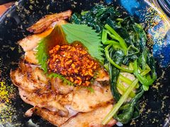 炭烤猪五花肉盖饭-热血兄弟·炭火烤肉(融侨中心店)