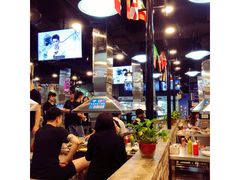 -马路牙子烧烤音乐酒馆(望京店)
