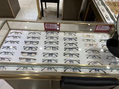 -博士眼镜(东莞中环财富广场店)