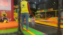 -蹦蹦跳跳(新奥购物中心店)