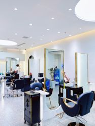-梳蕾娜 HAIR SALON