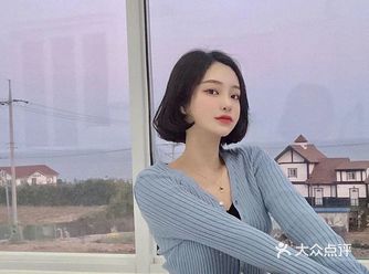 空气刘海+短刘海可以说是现在必选的减龄发型了