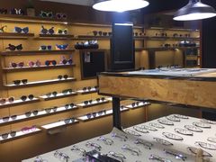 -罗伯特眼镜·蔡司官方授权(罗湖国贸店)