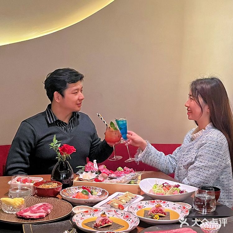 成都约会氛围感餐厅~西南首家新派烧肉酒廊