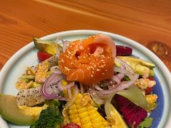 三文鱼牛油果沙拉-吟松日式料理(莘庄店)