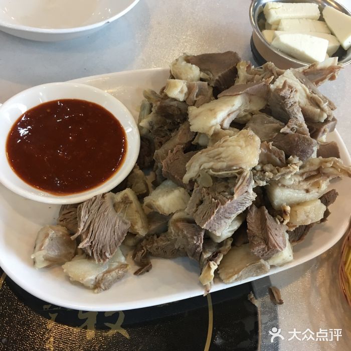 嘎拉泰新蒙餐手把肉图片