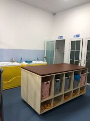 -育儿湾亲子游泳馆(华阳路店)