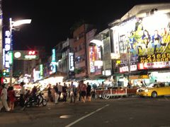 -六合夜市