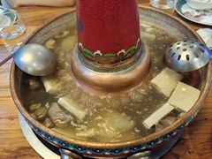 -毛辣果·贵州红酸汤牛肉火锅(西单店)