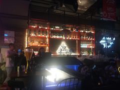 -UP嘻哈酒吧(粉巢店)