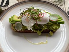 牛油果温泉蛋吐司-O'mills Sourdough Bakery&Bistro(永嘉路店)