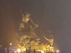 -巴陵广场