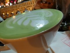 抹茶拿铁-樹下遇见树·咖啡