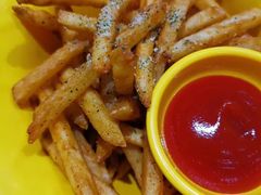 -BHC炸鸡(明洞总店)