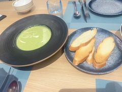 -杏荟旋转餐厅(广州爱群店)